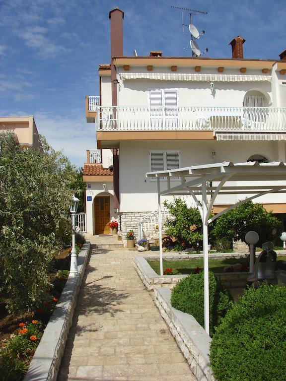 Pansion Adria Hotel Sveti Filip i Jakov Exterior photo